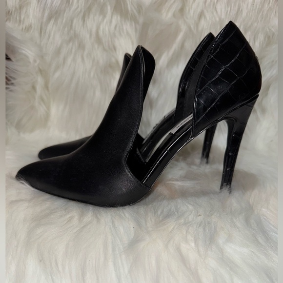 Steve Madden Black Flats Sleek Minimalist Design - Picture 1 of 8